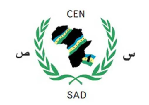 Logo du CEN-SAD, la Communauté des États sahélo-sahariens, montrant une carte de l'Afrique dans une couronne de laurier.