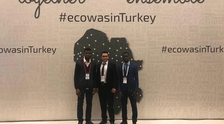 M. Mete Unal avec des délégués du Nigéria au Forum des Affaires Ecowas Turquie à Istanbul, Turquie.